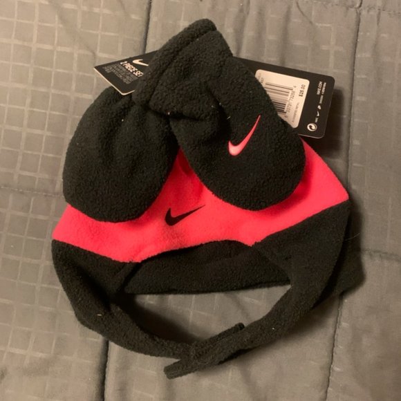 Nike Infant Hat and Gloves - Picture 1 of 3